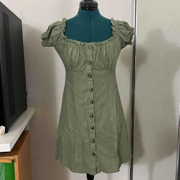Forever 21 | Dresses | Forever 2 Green Buttoned Puff Sleeved Mid Dress | Poshmark Forever 21 | Dresses | Forever 2 Green Buttoned Puff Sleeved Mid Dress | Poshmark